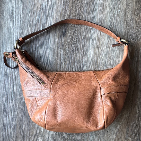 Danier Handbags - Danier Caramel Leather Hobo Bag